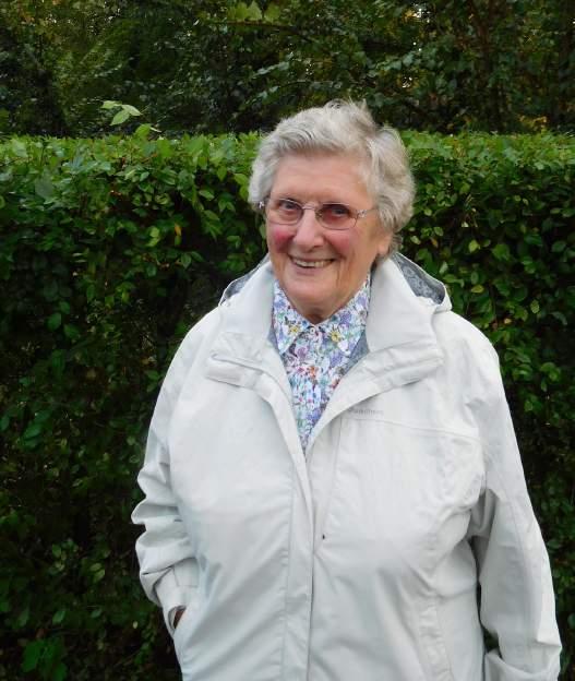 FILOMENA VERLINDEN 84 jaar, gepensioneerd Zoals steeds sluit Filomena trouw onze lijst. Onze oudste kandidate is erg gekend en geliefd in Schelle, het dorp waar ze erg van houdt.