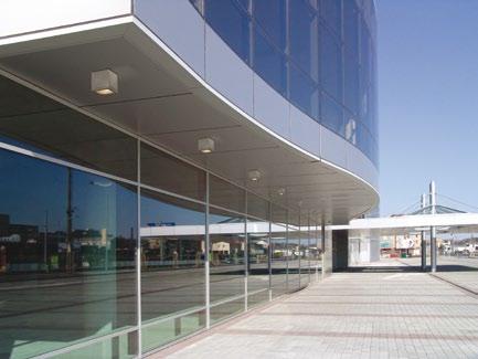 LOFT PLAFOND Behuizing van EN AB-47100- spuitgietaluminium (kopervrij) met hoge corrosieweerstand. Schroeven van roestvrij staal. Helder gehard glas.