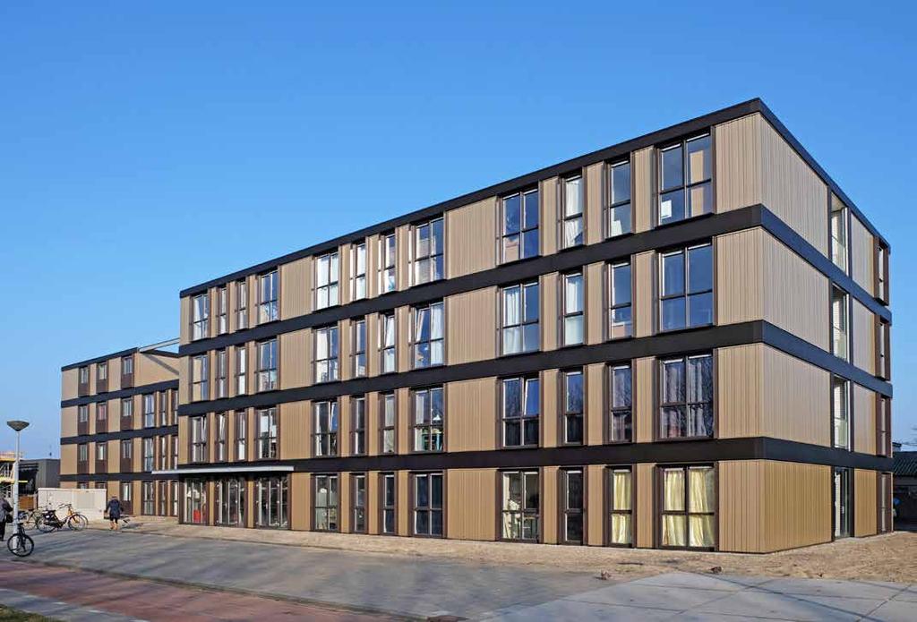 LOHUIZEN, AMSTERDAM LOhuizen is door SVP architectuur en stedenbouw ontworpen als een modulair gebouw.