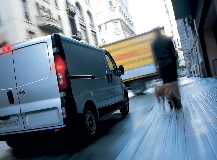 Truck MET ESP belasting Truck ZONDER ESP belasting De stevige, versterkte cabine biedt maximale bescherming bij ongevallen.