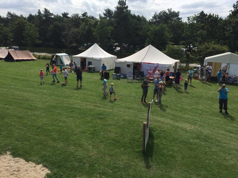 Kamperen Dit jaar gaan we voor de 12 e keer naar Camping De Wije Werelt in Otterlo (wijewerelt.ardoer.com).