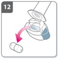 Als er poeder is achtergebleven in de capsule: Sluit de inhalator. Herhaal de stappen 8, 9, 10 en 11. De meeste mensen kunnen de capsule legen in één of twee inhalaties.