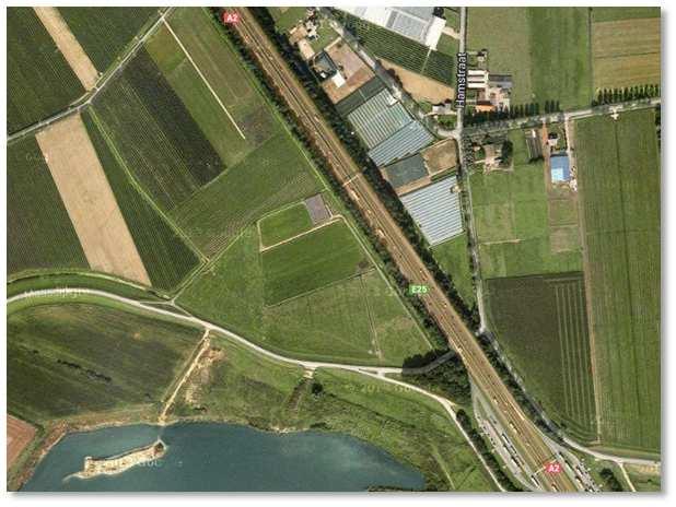2. Het onderzoeksgebied 2.1 Situering Het onderzoeksgebied bestaat uit twee deelgebieden. Deze zijn gelegen aan de Hoge Heiligenweg 32-34 in Ammerzoden en aan de Maasdijk (ongenummerd) te Hedel.