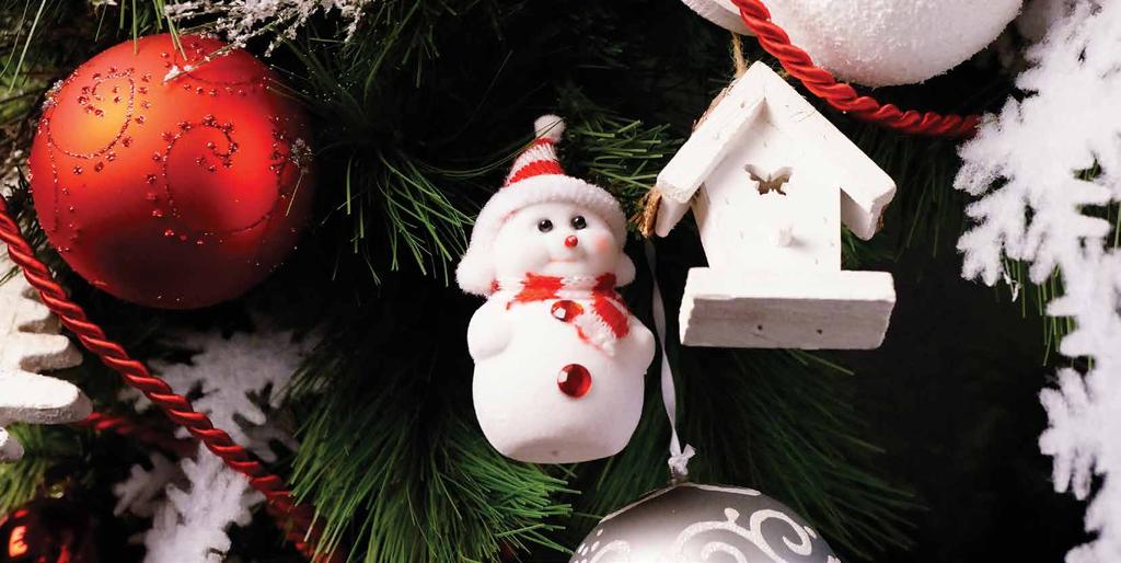 Kerst zonder stress Zorgeloze kerst. Uw kantoor zorgeloos in kerstsfeer. Medewerkers die even stil blijven staan bij de kerstboom in de hal.