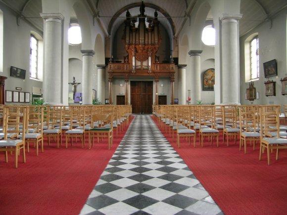 Het ontstaan van het Hooghuys Orgel Hoe kwam men er nu toe dergelijk orgel te Dudzele te plaatsen? Laten we daarvoor even bladeren in de archieven van de kerkfabriek. Men schrijft 1872.