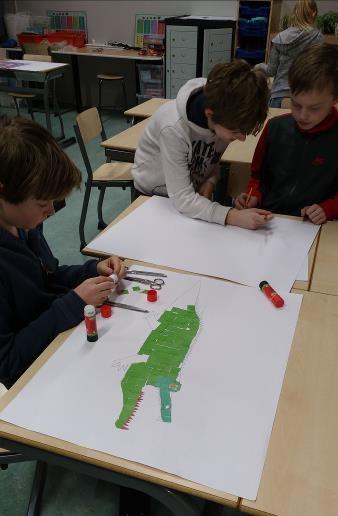 Week-in-Beeld Creatief met mozaïek De leerlingen van groep 7a zijn bezig met een