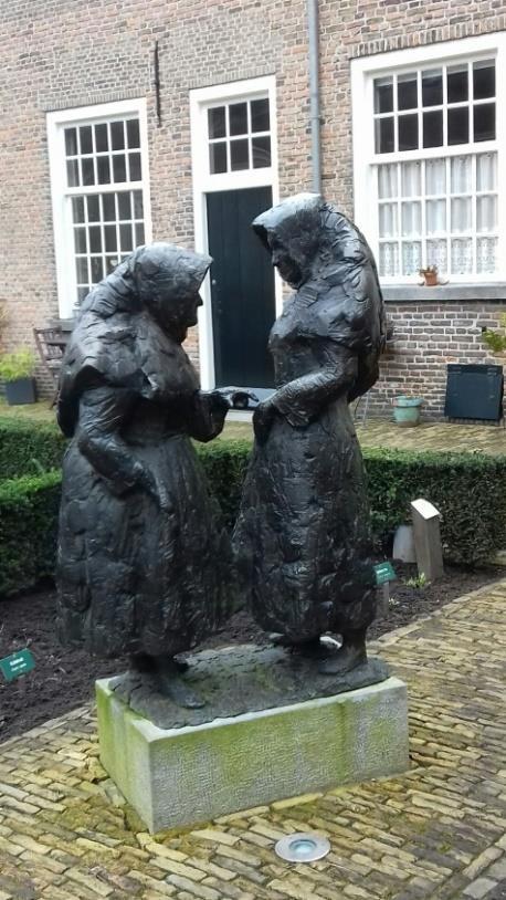 Donderdag stadswandeling in Breda. In 2 groepen en onder leiding van 2 gidsen werd ons veel verteld over de stad, o.a. hoe de naam ontstaan is : de kerk werd gebouwd aan de Aa ( de brede Aa) s Avonds trad het Gospelkoor Chananja voor ons op met zang, muziek en meditatie.