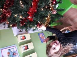 eendjesklas Alles schittert: Kerstmis vieren, boom versieren Tijdens de 2 laatste schoolweken voor de vakantie was het super