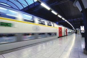 Tarieven gecombineerd met het andere openbaar vervoer Met meerdere maatschappijen Jumpbiljet P Je reist binnen de zone Brussel. P Eén enkel vervoerbewijs voor trein (2de klas), bus, tram of metro.