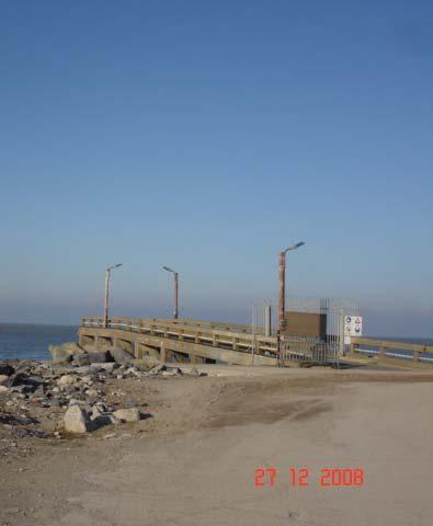 De haven van Oostende bestaat uit een havenmond (toegang), een voorhaven en een achterhaven met spuikom. De achterhaven en de spuikom zijn niet relevant in de context van dit project.