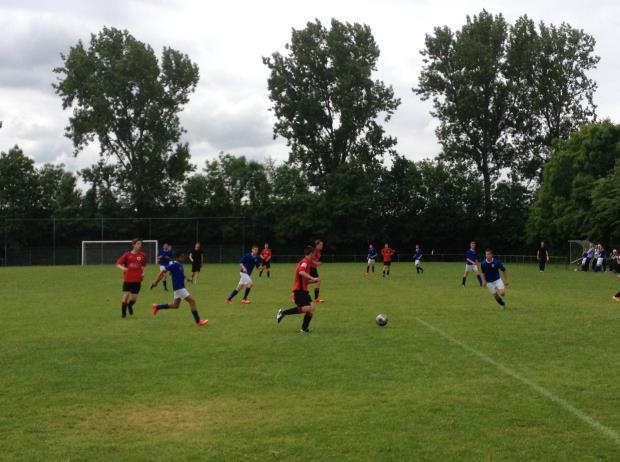 OFB C1 toernooi 25/05/2015 : OFB C1 toernooi bij Botlek Aanvang 13.30 uur Om 12.45 uur vertrokken de mannen richting Botlek.