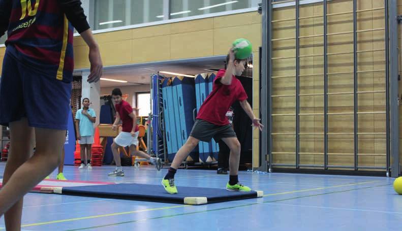 Hans Dijkhoff het goede behouden Een gezonde en actieve leefstijl Zo lang lichamelijke opvoeding als vak op school bestaat zijn er aanspraken vanuit de maatschappij op de mogelijke bijdragen die dit