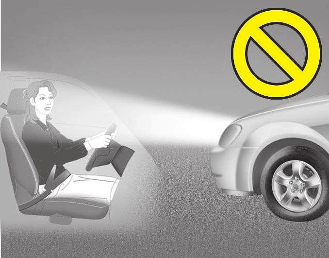 AANWIJZING De voertuigstabiliteitsregeling (indien van toepassing) moet in stand OFF wordt gezet voordat de auto op eigen kracht losgetrokken wordt.