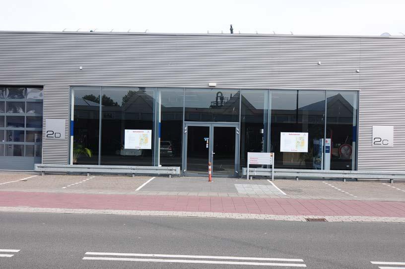 HEERHUGOWAARD - NIJVERHEIDSPLEIN 2D EN 2E Fraaie showroom met bedrijfsruimte, gelegen nabij slagader bedrijventerrein Zandhorst. Metrage : Vanaf 300 m 2, totaal 1.180 m 2 beschikbaar.