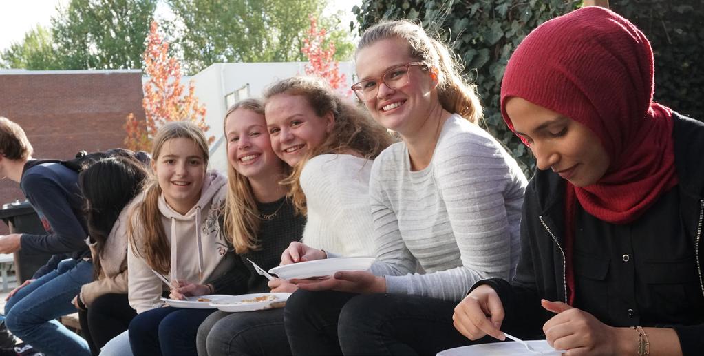 Je moet bereid zijn om na je eindexamen vmbo extra scholing te volgen voor een aantal vakken, zodat je slagingskansen op de havo vergroot worden. Je gaat mee op de werkweek.