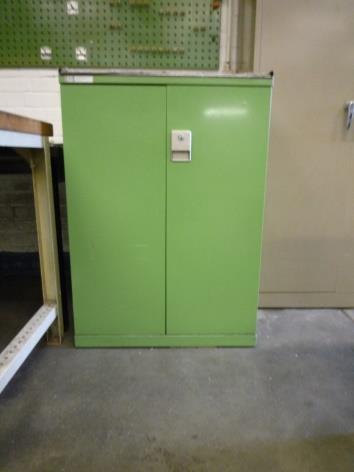 met kast Lot 436 :