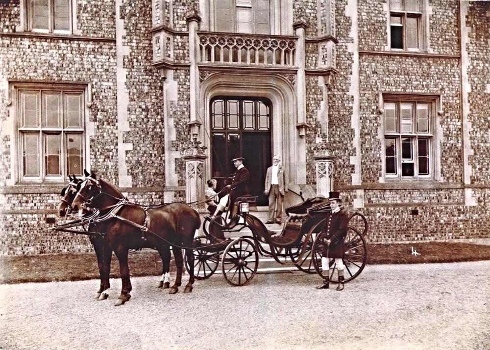 te Londen, kocht in 1876 het landhuis Folkington Manor, in 1885 vermeld als eigenaar van de particuliere landen Soedimara (zie bij Thomas Intveld Purvis) en Tjiledoek (Meester Cornelis,