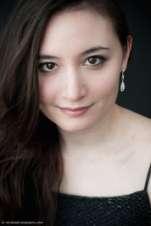 Kristen Witmer - sopraan Kristen Witmer studeerde klassiek- en barokzang aan de Universiteit van de Kunsten in Tokio.