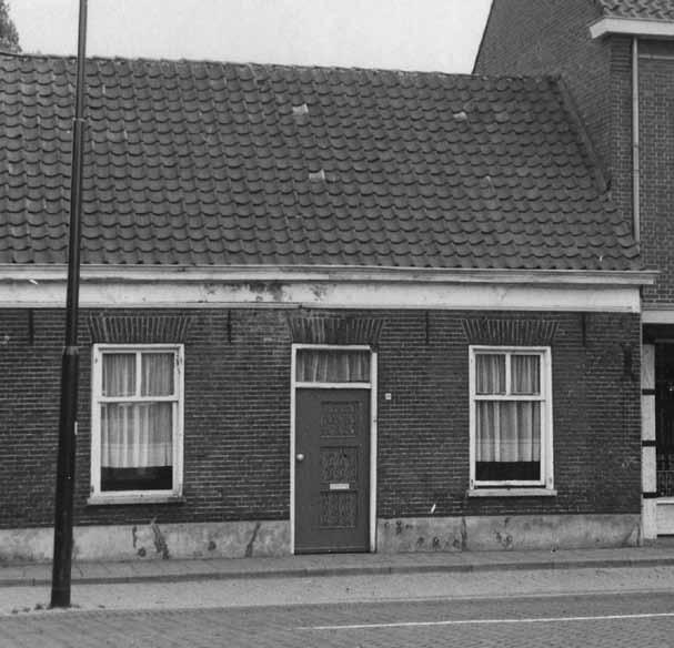 Na Parkstraat 39 was dit het enige huis in de Parkstraat. Gesloopt in 1990 Nr. 3 Zoals gezegd, de openbare school, Park 73-75, gebouwd in 1844.