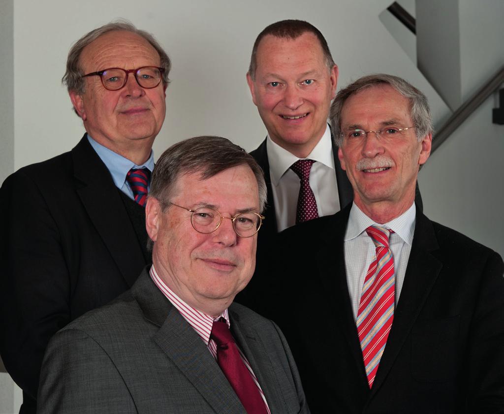 De Raad van Toezicht bestond in 2013 uit de volgende leden (van links naar rechts op de foto): drs. J.