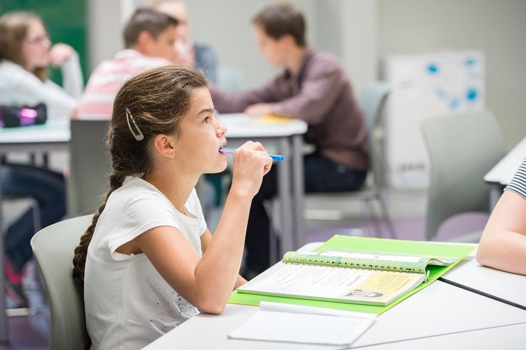 Leerlingen vullen zeer regelmatig vragenlijsten in over het functioneren van docenten en mentoren. Regelmatig vinden tevredenheidsonderzoeken plaats.