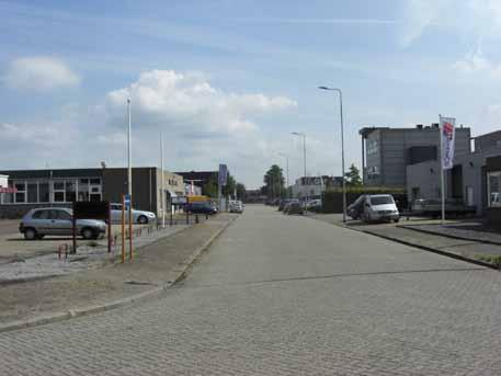 Impressie Kasteleinenkampweg met wilgen en vlinderlokkende beplanting