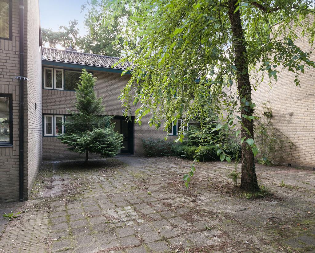 Soort eengezinswoning Bouwjaar 1970 Type tussenwoning Tuin achtertuin Kamers 4 Garage vrijstaand steen Woonoppervlakte