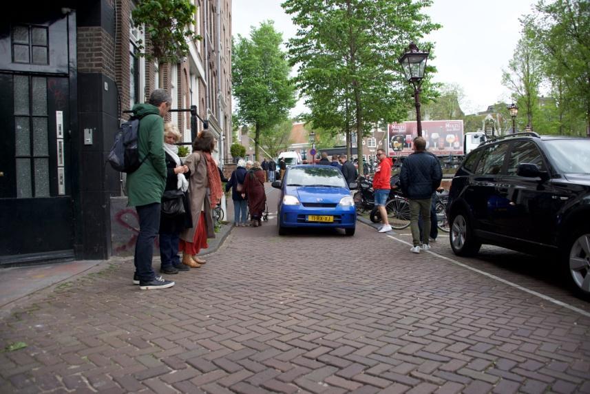 Wat er is, is veel te smal en er staan ook nog veel Amsterdammertjes op.