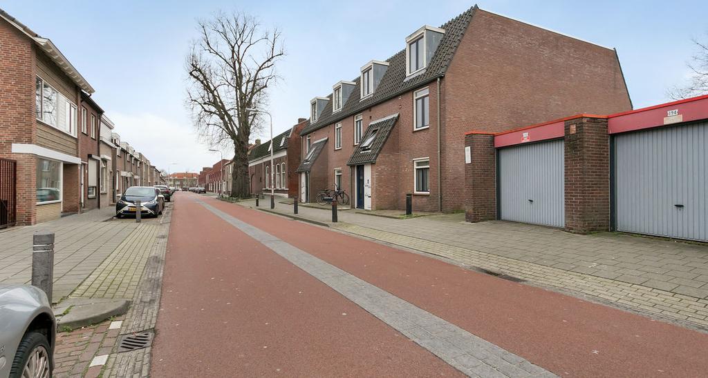 kenmerken soort woning appartement woonoppervlakte 65 m² perceeloppervlakte 0 m² inhoud 190 m³ kamers 2 slaapkamers 1 bouwjaar 1983 vraagprijs 146.000 k.k. Trouwlaan 188 B 5021 WP Tilburg