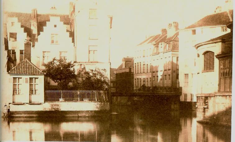 1905 heeft men op de gedempte Oude Houtlei dat naast het museum voor