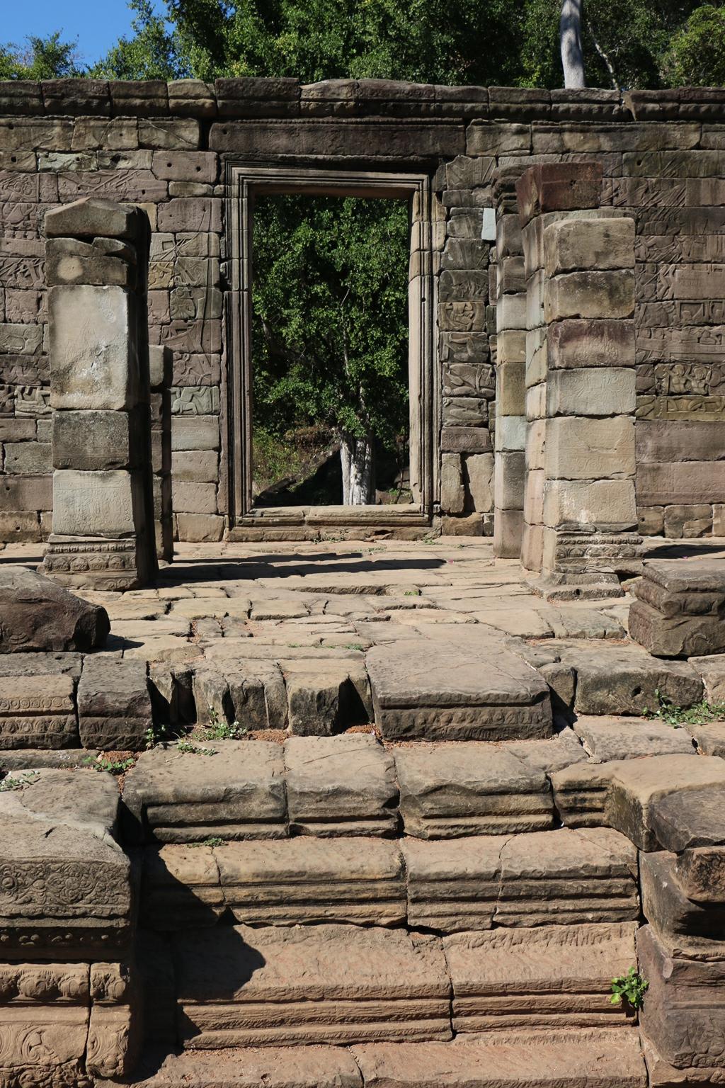 Verwacht je aan fysiek werk en eenvoudige levensomstandigheden. Je verblijft in een authentiek huis in Cambodjaanse stijl.