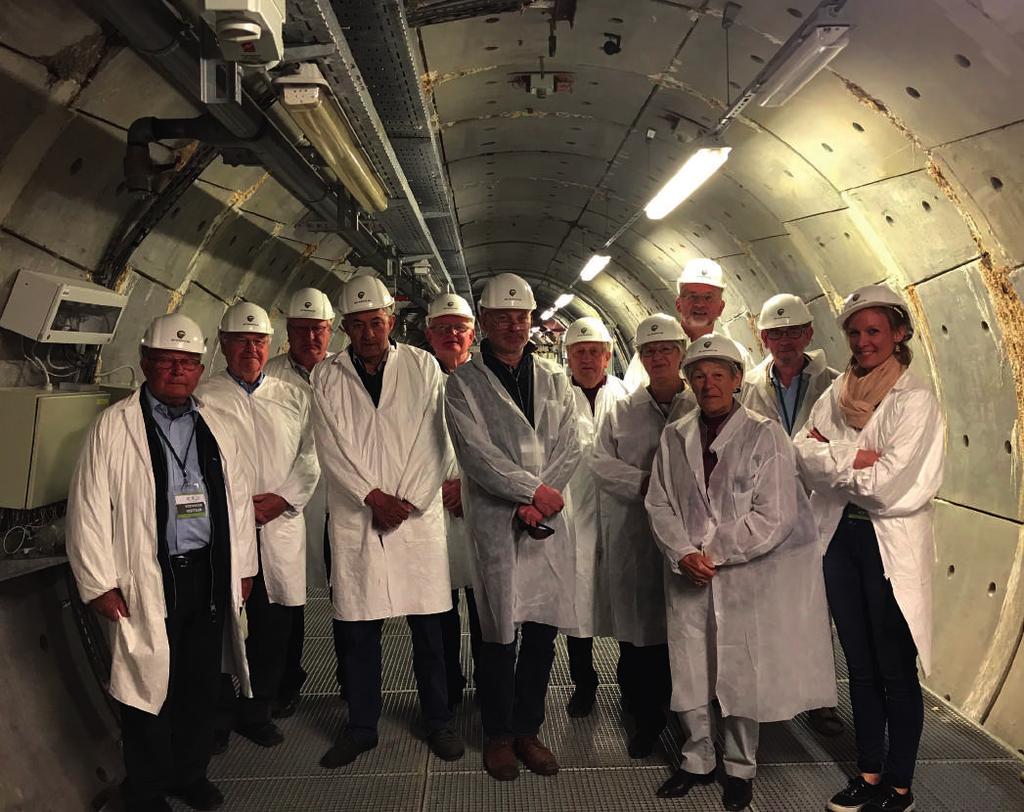 MONA BEZOEKT HET ONDERGRONDSE LABORATORIUM, HADES In het ondergrondse laboratorium HADES, in Mol, werken wetenschappers aan een langdurig onderzoek naar een mogelijke berging van hoogradioactief