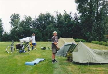 Elfstedentocht 2000 2 Na een prachtige reis per camper door Amerika was ons volgende uitje een achtdaagse fietstocht met de kleinkinderen langs de elf steden van het verre Friesland.
