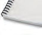 Compact notitieboekje met vouwflap en sluiting in de vorm van een elastische pennenlus. Met 80 pagina's ongelinieerd A7 papier en inschuifbare mini-balpen in bijpassende kleur. Pennen apart verpakt.
