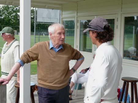 uitstekend deden. Met 9 extra s mocht HENGELO zich na 35 overs winnaar noemen van deze mooie wedstrijd.