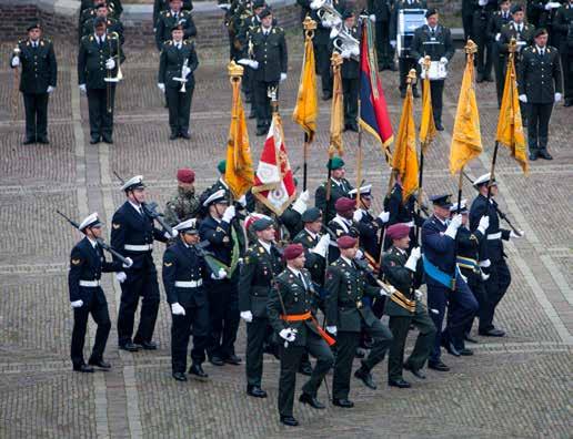Aangetreden eenheden Mauritshuis Bij de ceremonie op het Binnenhof staan diverse militaire eenheden aangetreden.