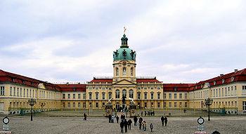 Schloss Charlottenburg 3. Das Holocaust Mahnmal 4. Der Reichstag 5. Der Berliner Dom 6.