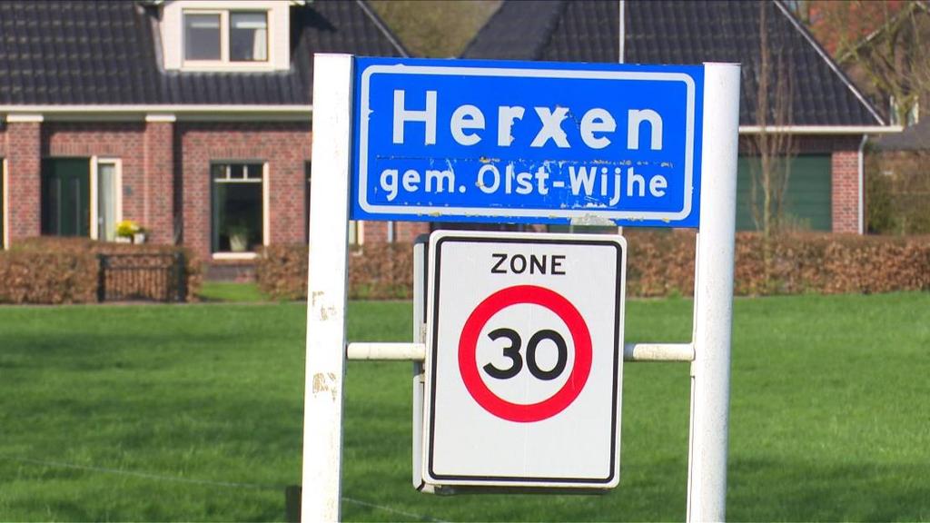 Fietsroute 4 : Zwolle Windesheim Afhankelijk van welke keuze u heeft gemaakt bij route 2. U fietst in zuidelijke richting naar no. 20, u bent nu aan de rand van Zwolle bij de Sekdoornse Plas.