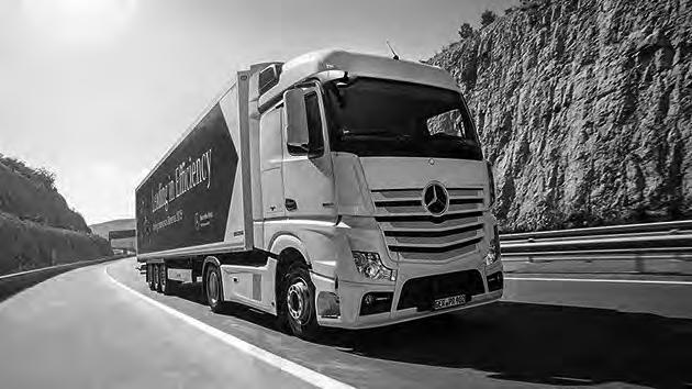 Informatiebron 3 Offerte van de Mercedes-Benz-dealer in verband met kopen of leasen Kopen Mercedes-Benz Actros Voertuigserie: Actros Voertuigtype: 2545 LS VLA 6X2/4 Cabine: L-GigaSpace cabine Motor: