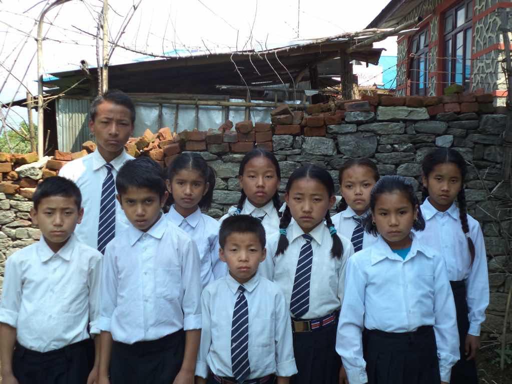 Kashang schreef in december 2017 het volgende: I am sending the update of the students. One of the student name Santosh Rai was drop out from the school.