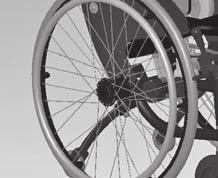 Gebruik Rolstoel verkleinen Zelf in- en uitstappen Let op: zet de rolstoel op de rem voordat u in en uit de rolstoel gaat.