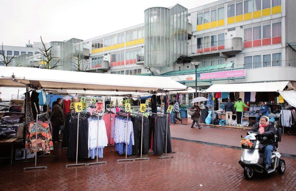 2 koopkrachtbinding voor en in beschreven en voor beide gebieden vergeleken met 2004 en wordt het oordeel over de winkelgebieden van gegeven voor.