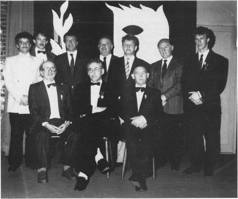 Viering van de verdienstelijke leden op 9/4/1988. v.l.ar. : Jos Ruften - L.