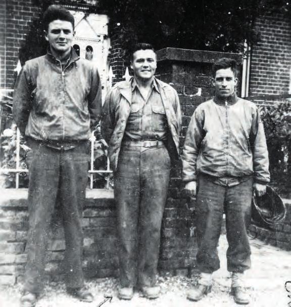 Drie Amerikanen die ingekwartierd waren in de Limburgerstraat in Cadier en Keer.