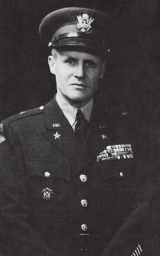 Kolonel William S. Biddle, de commandant van de 113 e Cavalry Group Mecz.