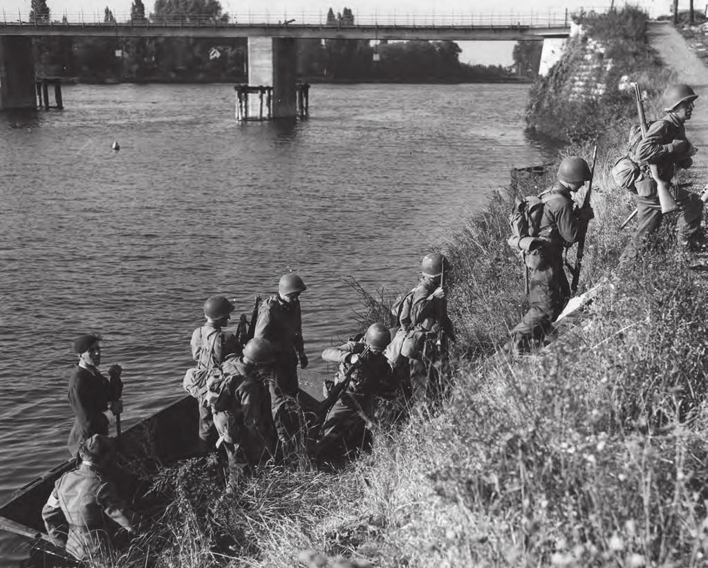 Manschappen van het 119 e worden op 11 september door leden van de Belgische ondergrondse in bootjes de Maas over gezet en arriveren op de oostelijke oever in Hermalle-sous-Argenteau, even ten zuiden