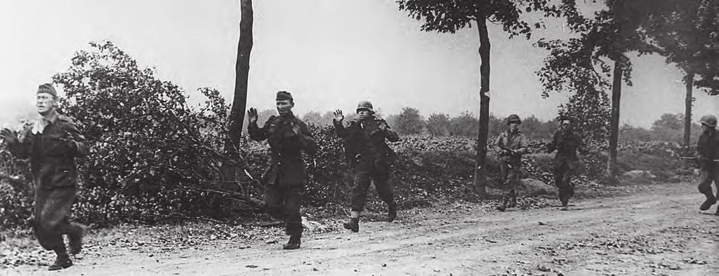 Duitse krijgsgevangenen worden vanuit Oost afgevoerd.