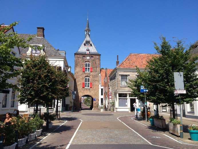 Najaarsexcursie op 29 september 2018 Dit jaar zal onze excursie naar Fort Everdingen en Vianen gaan. Het is weer een erg gevarieerd programma geworden.