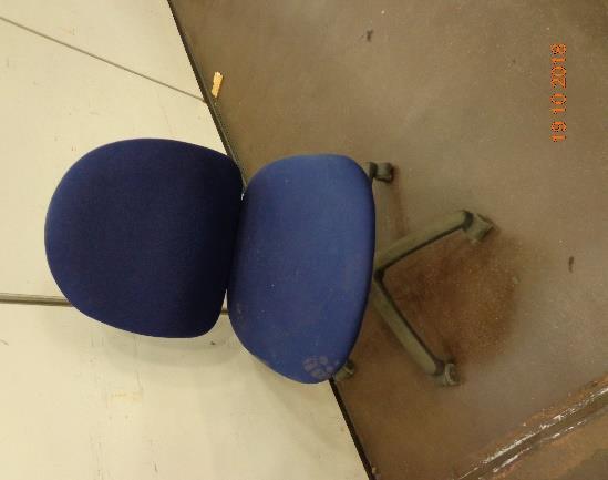 blauwe stoelen