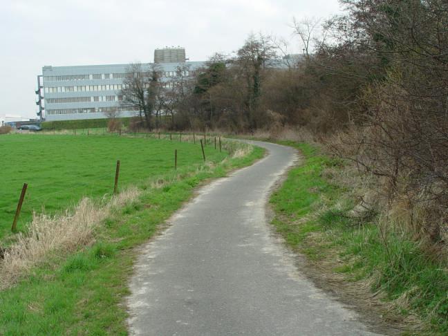 BERMFICHE 14 Mastboomstraat B 1. situering Struisbeek tot Ysselaarlaan Deze berm ligt tussen landbouw- en industriegronden 2. afmetingen straat plaats Lengte berm (m.